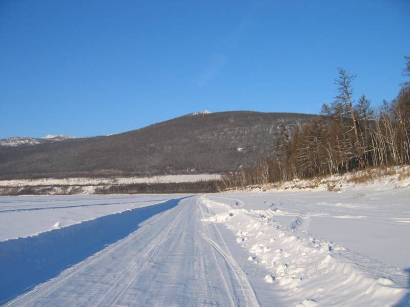 Зимник через р.Усть-Нюкжу. Фото: Егоровой Марины